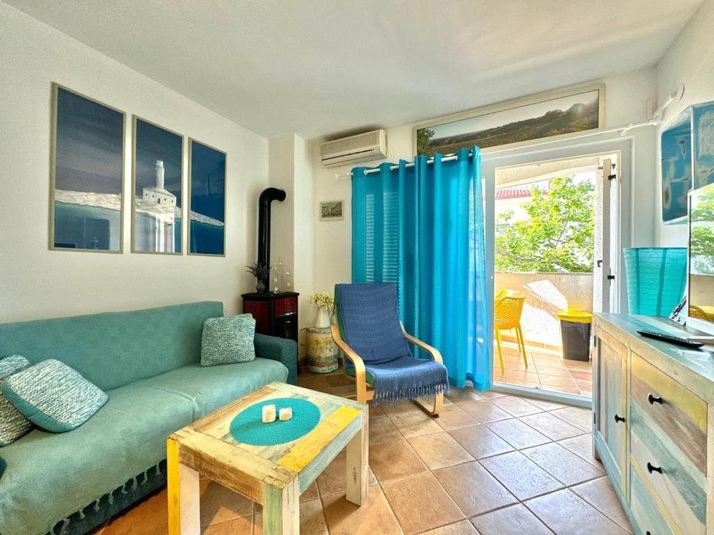 Posedenie v ubytovaní Apartment Didi with private garden, close to the Krk center