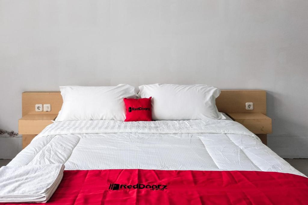 RedDoorz at Wale Christian Minahasa Utara - Habitación Doble Deluxe