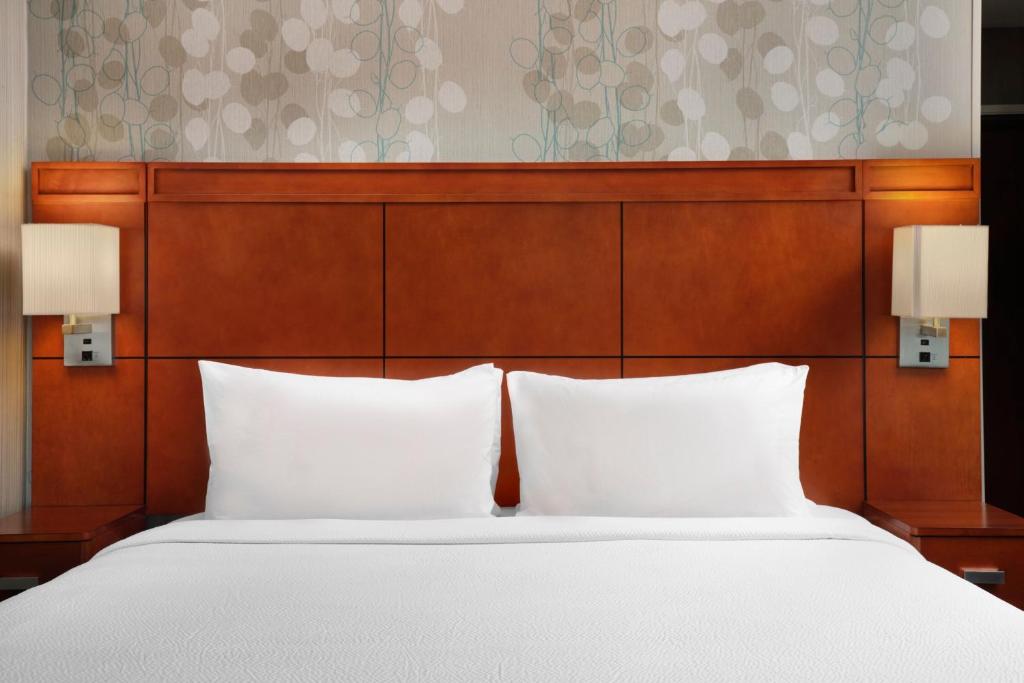 Courtyard Indianapolis Downtown - Room King Room High Floor