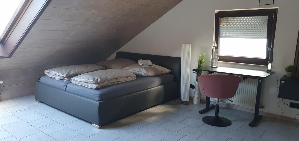 Posezení v ubytování 1 Zi DG-Apartment in Bad Friedrichshall-Jagstfeld