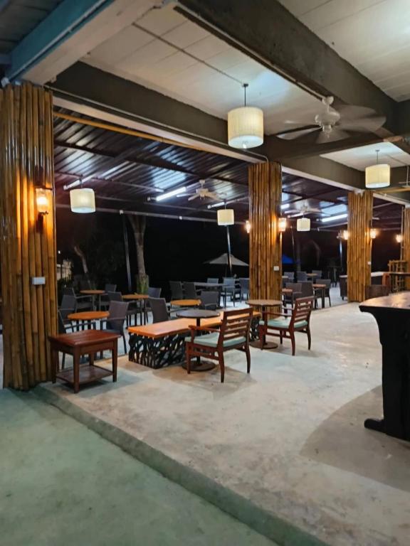 Restaurace v ubytování Green Gen Hotel, Mueang Phuket