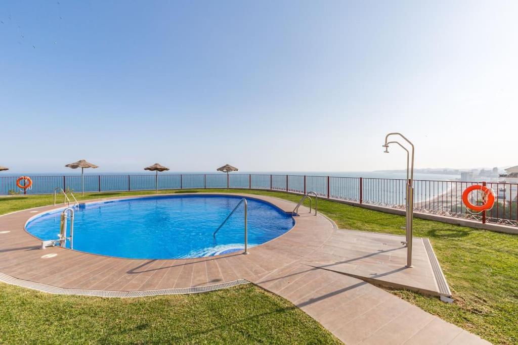 Bazén v ubytovaní 2 Bed Apartment, Big Terrace, Pool, Views + Beach! alebo v jeho blízkosti