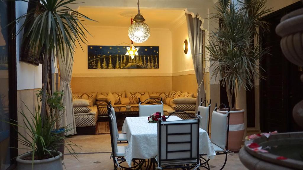 Posezení v ubytování RIAD KALE POLIS