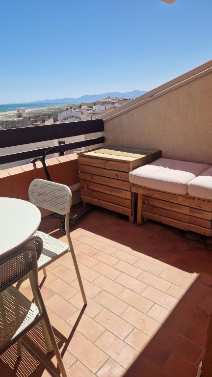 Balkón alebo terasa v ubytovaní Appt T1 bis, terrasse face mer, rénové, climatisé