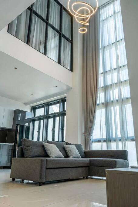 Penthouse - Definition, Advantages & Disadvantages, Features