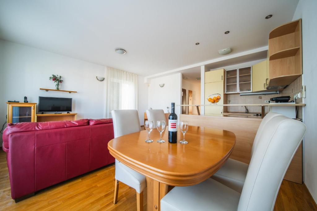 Pervanovo Apartments with Free Parking - 1