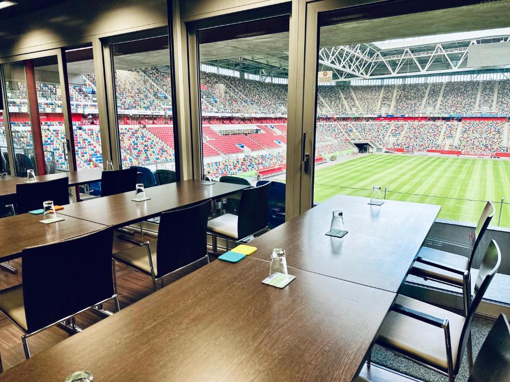 Tulip Inn Hotel Düsseldorf Arena - 2 Minuten Fußweg zur Messe - Resim 29