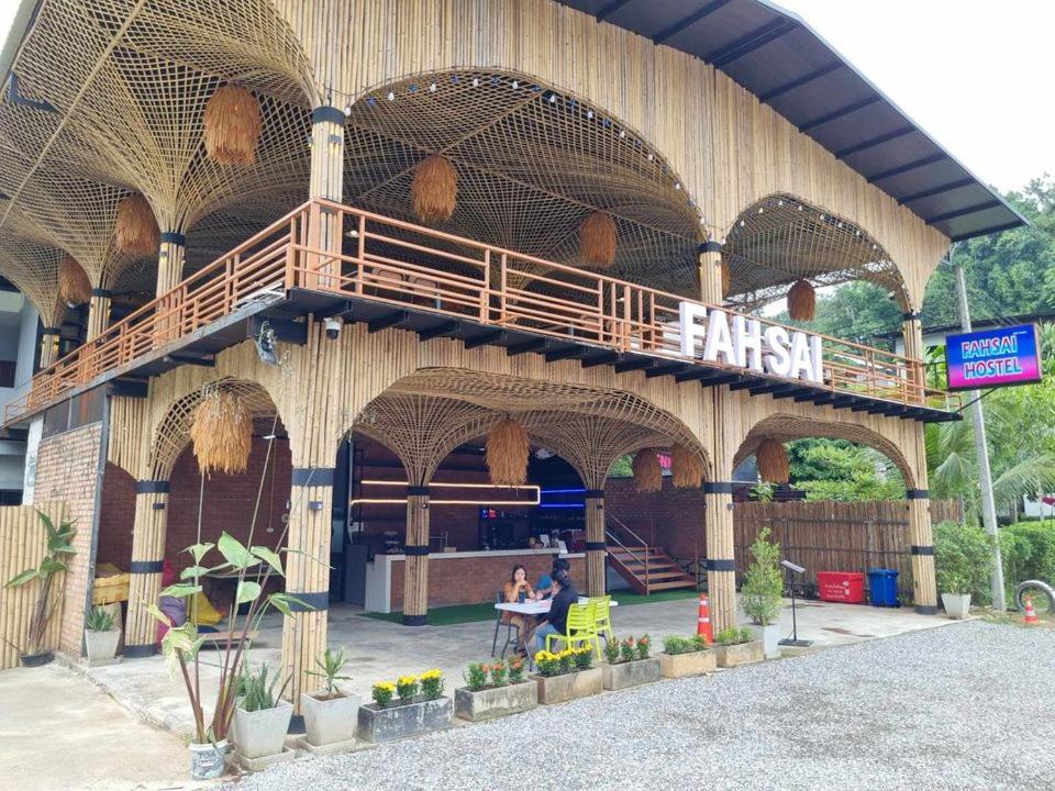 Balkón nebo terasa v ubytování Fahsai Hostel