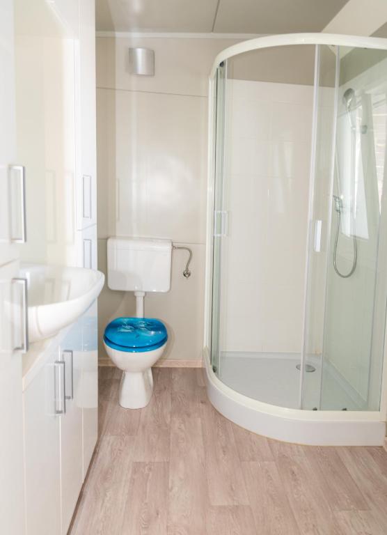 Kúpeľňa v ubytovaní Rasin Mobile Homes