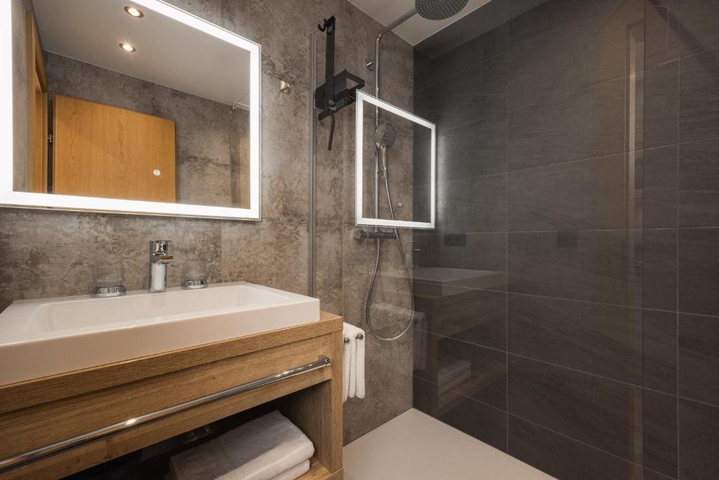 Koupelna v ubytování Jochum Hotel Garni