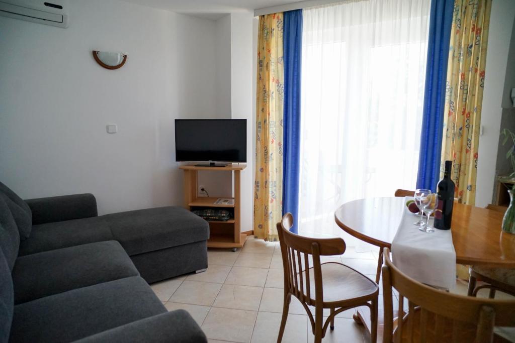 Apartments and Rooms Degra - Apartamento De Dos Habitaciones Con Balcón