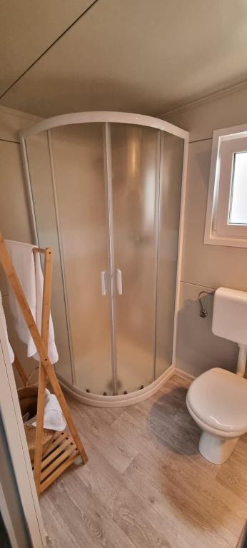 Kúpeľňa v ubytovaní Rasin Mobile Homes