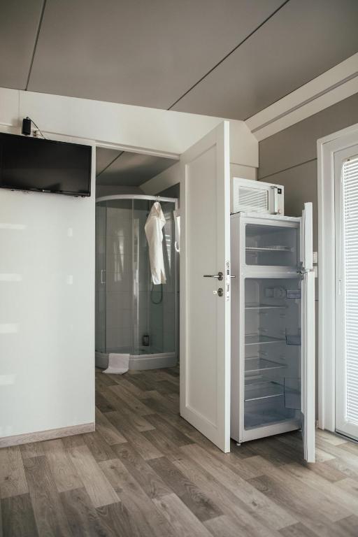 Kuchyňa alebo kuchynka v ubytovaní Rasin Mobile Homes