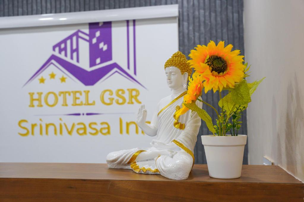 Fotografie z fotogalerie ubytování Hotel GSR Srinivasa Inn v destinaci Tirupati
