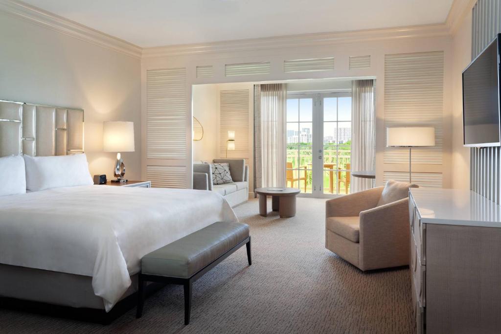 Postel nebo postele na pokoji v ubytování JW Marriott Miami Turnberry Resort & Spa