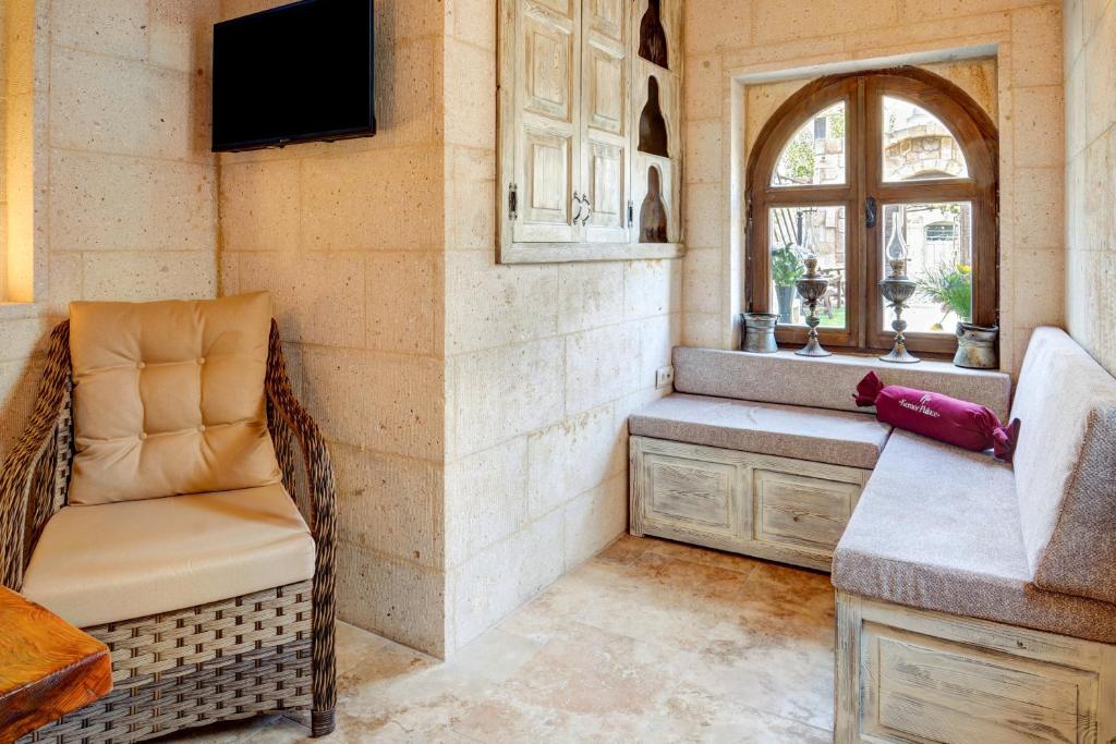 Posezení v ubytování Cappadocia Kemer Palace