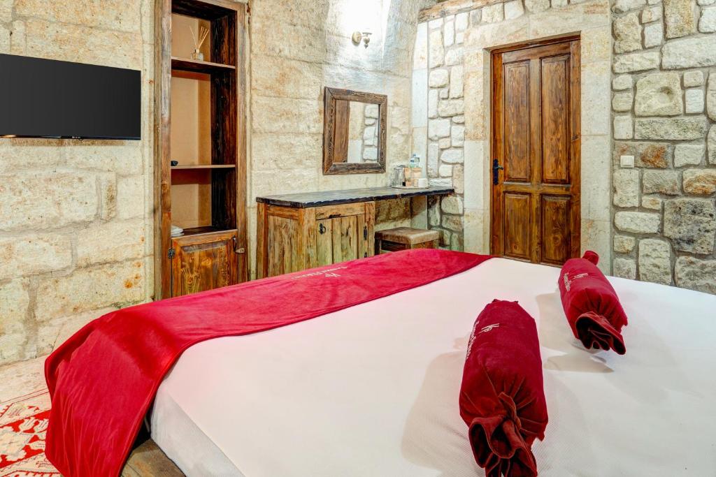 TV a/nebo společenská místnost v ubytování Cappadocia Kemer Palace