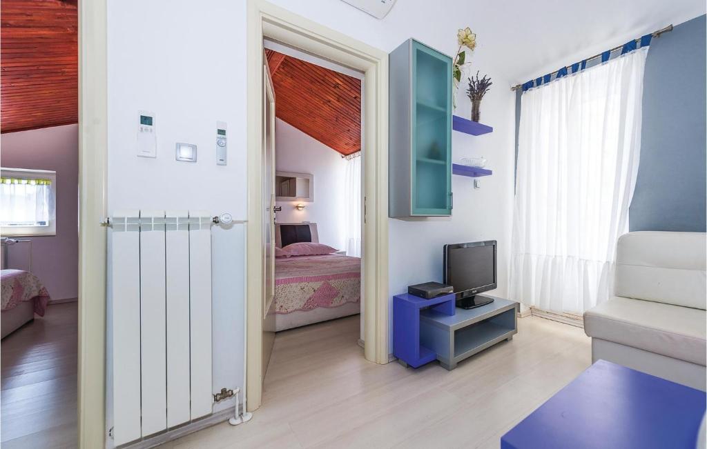 Postel nebo postele na pokoji v ubytování Two-Bedroom Apartment In Vodice
