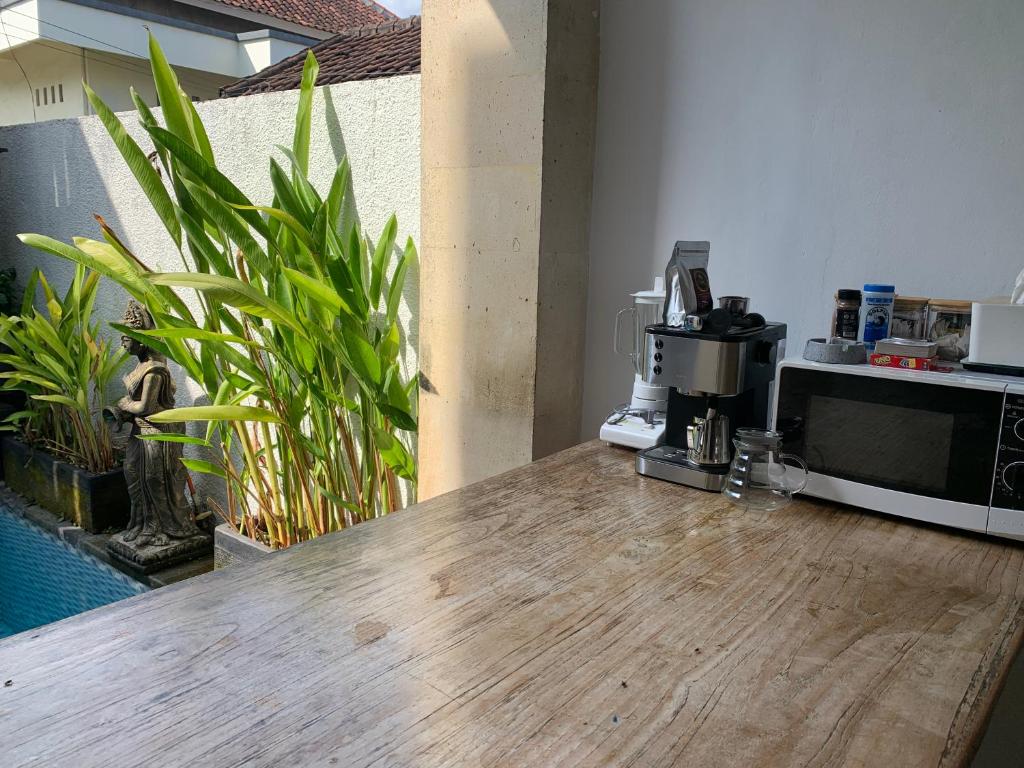 Kuchyň nebo kuchyňský kout v ubytování Chua Guest house Canggu