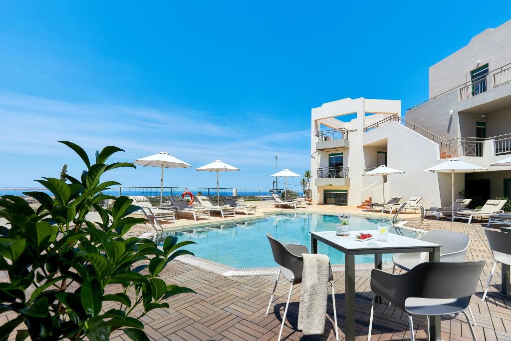 Bazén v ubytování Bella Vista Hotel "by Checkin" nebo v jeho okolí