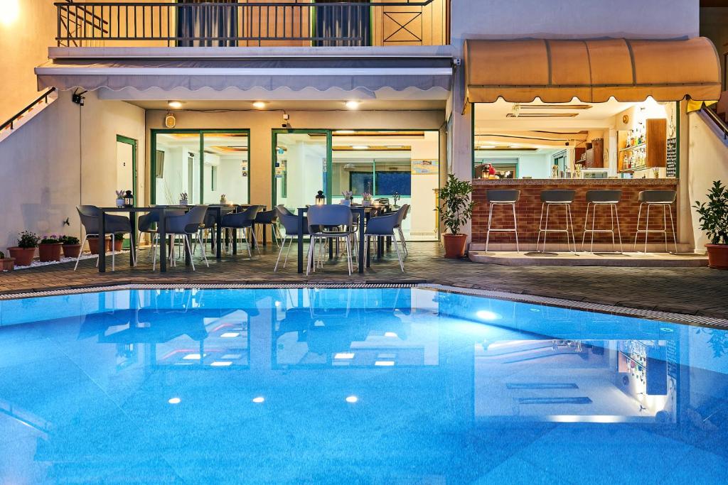Bazén v ubytování Bella Vista Hotel "by Checkin" nebo v jeho okolí