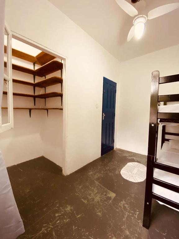 Postel nebo postele na pokoji v ubytování Adios Amigos Hostel