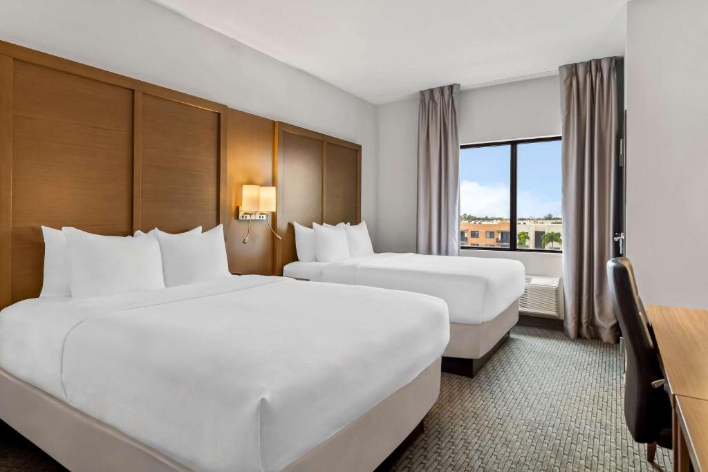 Comfort Suites Stuart-Hutchinson Island photo