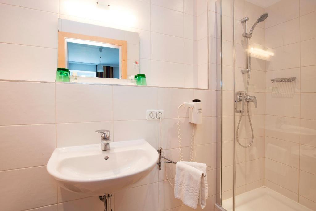 Keramikhotel Goldener Brunnen - Quarto Standard Duplo