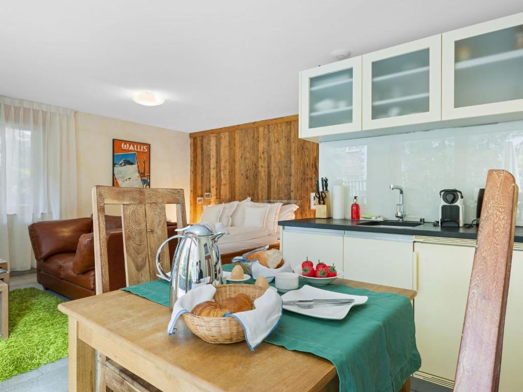 Kuchyň nebo kuchyňský kout v ubytování Apartment Rütschi-2 by Interhome