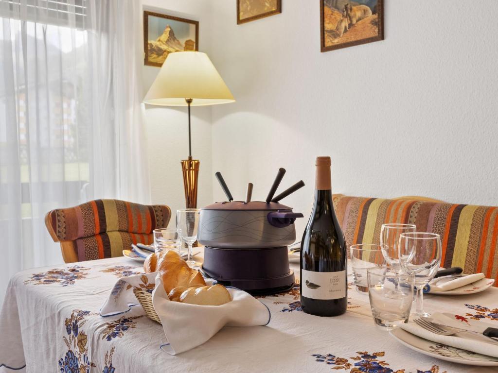 Nápoje v ubytování Apartment Residence A-1 by Interhome