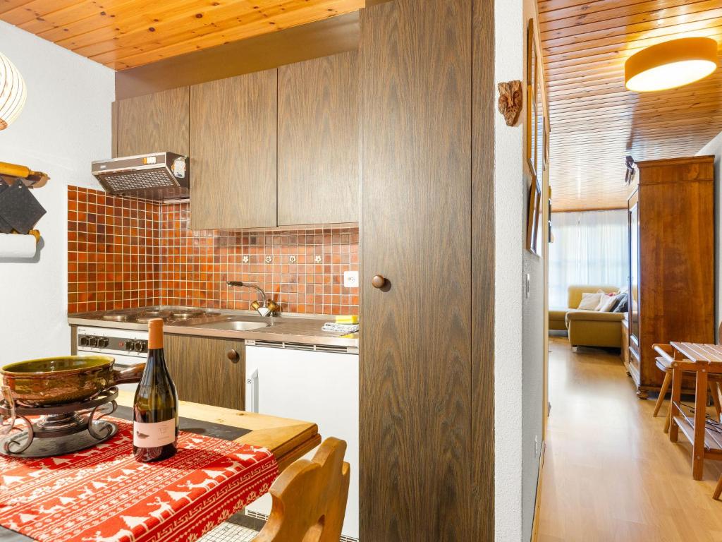 Kuchyň nebo kuchyňský kout v ubytování Apartment Aragon B48 by Interhome