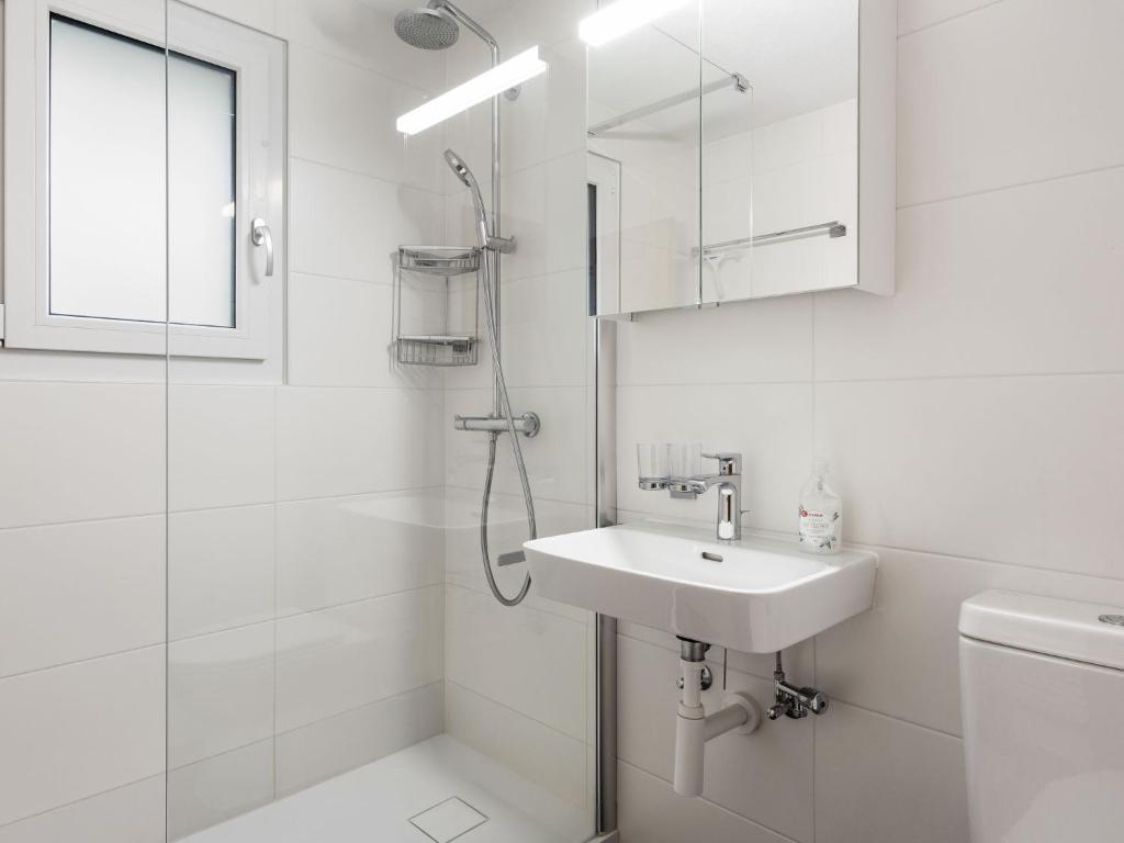 Koupelna v ubytování Chalet Rietsli by Interhome