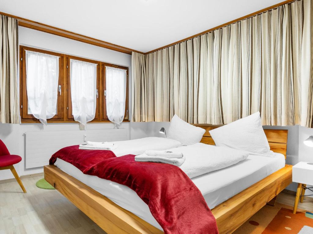 Postel nebo postele na pokoji v ubytování Apartment Aragon E112 by Interhome