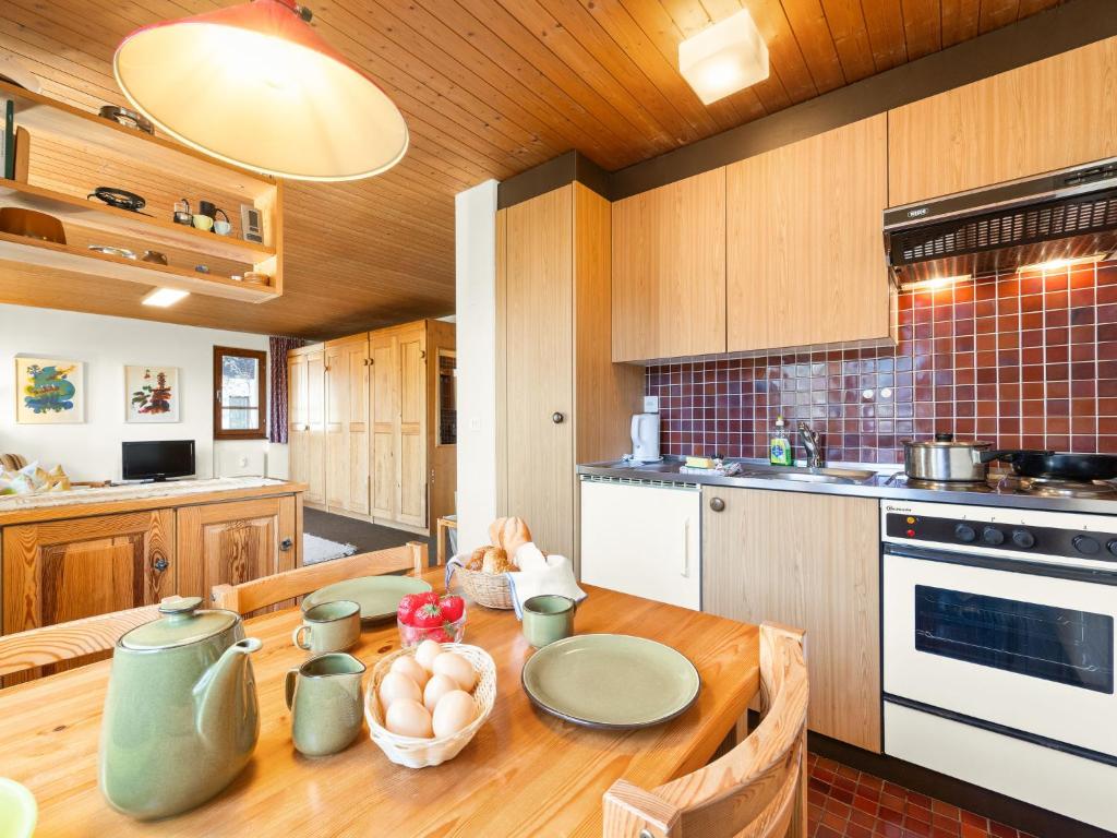Kuchyň nebo kuchyňský kout v ubytování Apartment Aragon N103 by Interhome