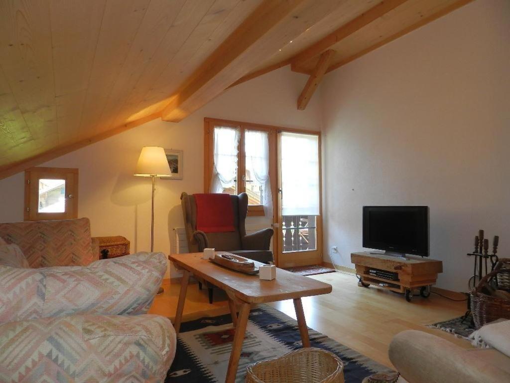 Televiisor ja/või meelelahutuskeskus majutusasutuses Apartment Im Wiesengrund by Interhome