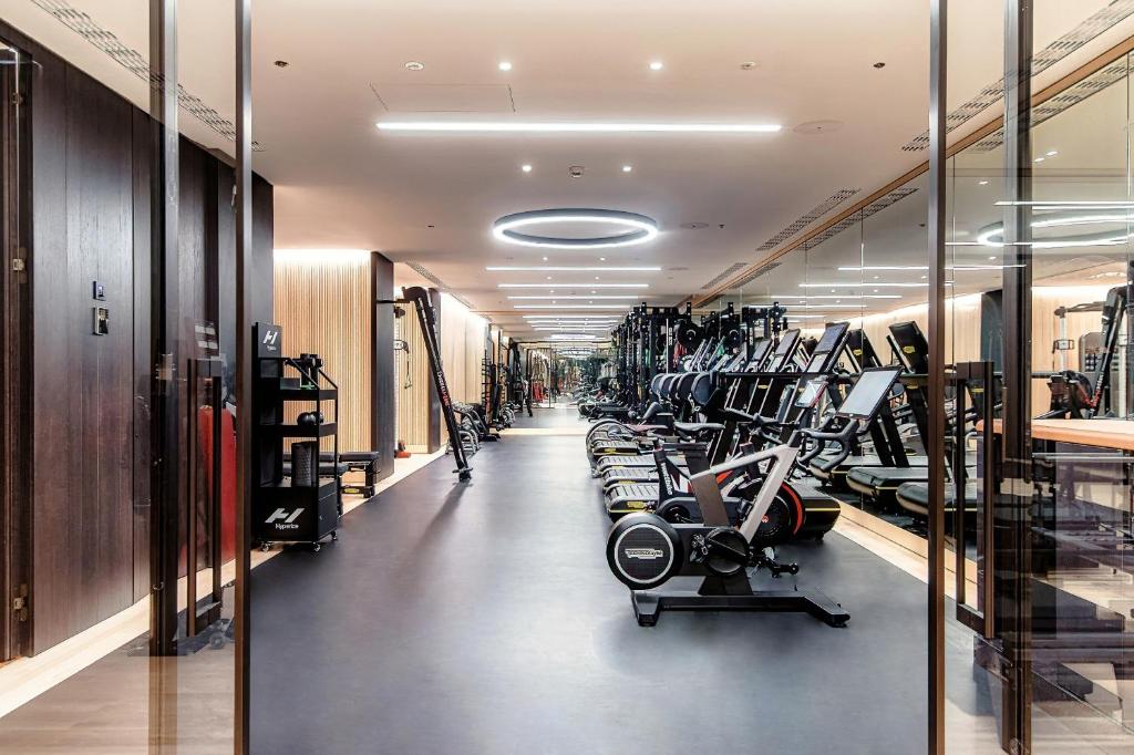 Fitness centrum a/nebo fitness zařízení v ubytování Bvlgari Hotel Milano