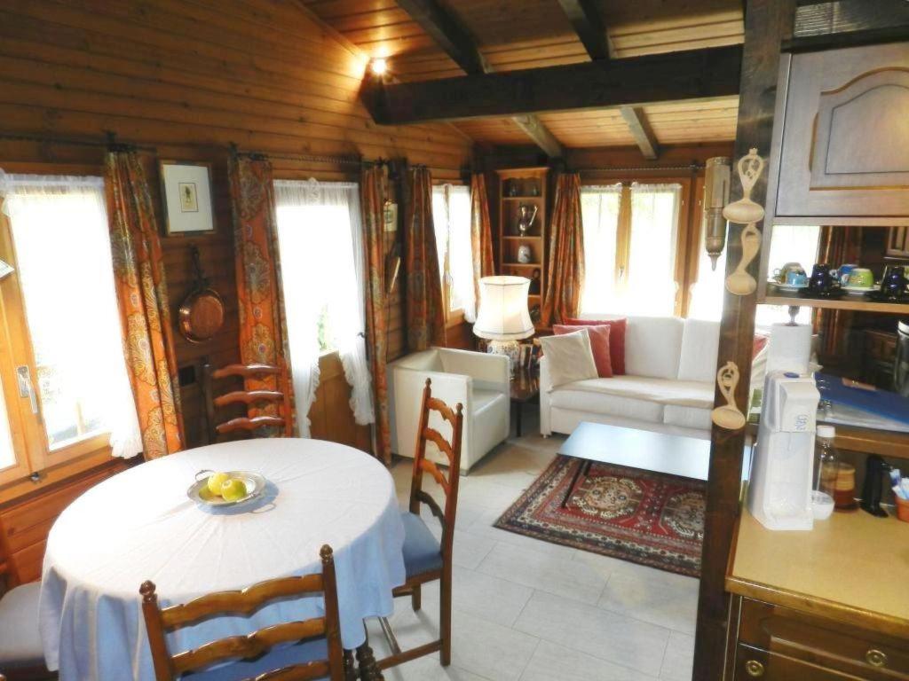 Istumisnurk majutusasutuses Apartment Abnaki- Chalet by Interhome