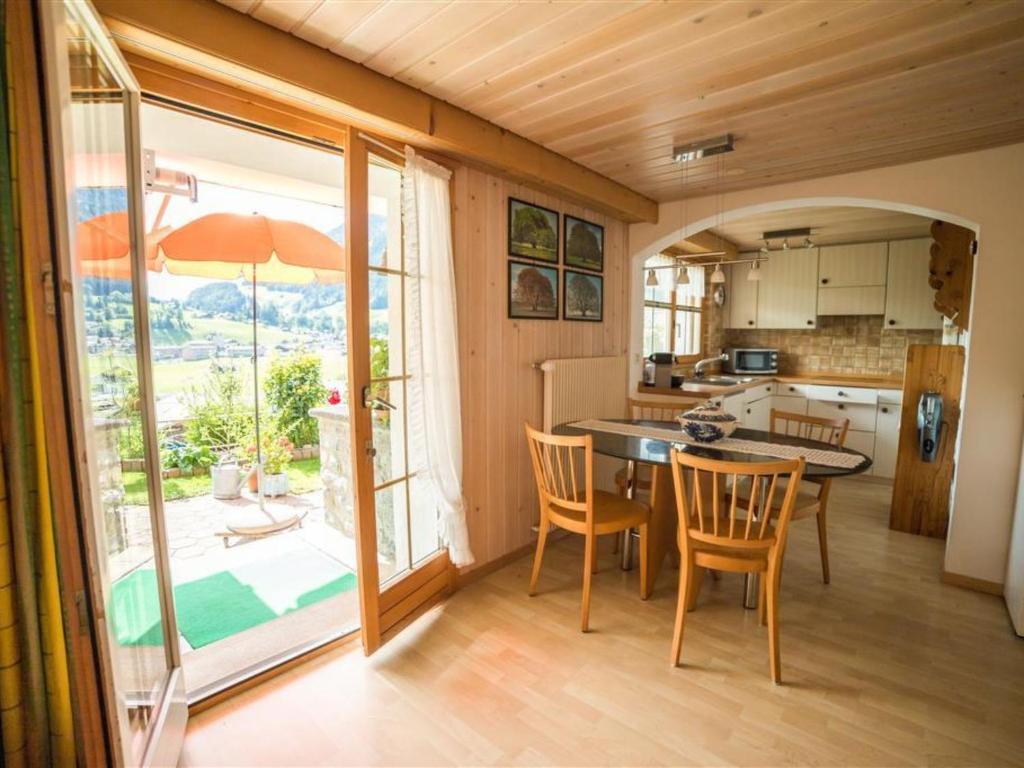 Fotografie z fotogalerie ubytování Apartment Christeli by Interhome v destinaci Zweisimmen