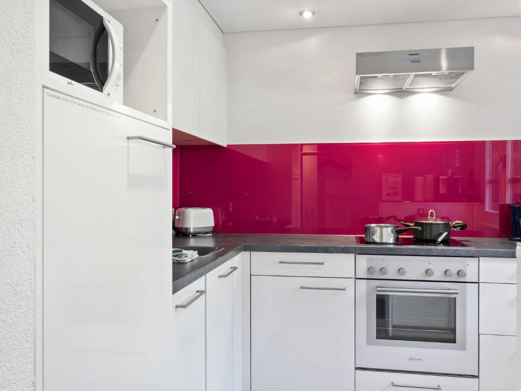 Kuchyň nebo kuchyňský kout v ubytování Apartment Aragon P36 by Interhome