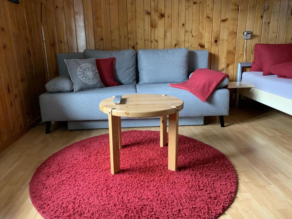 Uma área de estar em Apartment Hari by Interhome