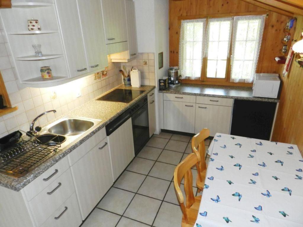 Kuchyň nebo kuchyňský kout v ubytování Apartment Giferblick by Interhome