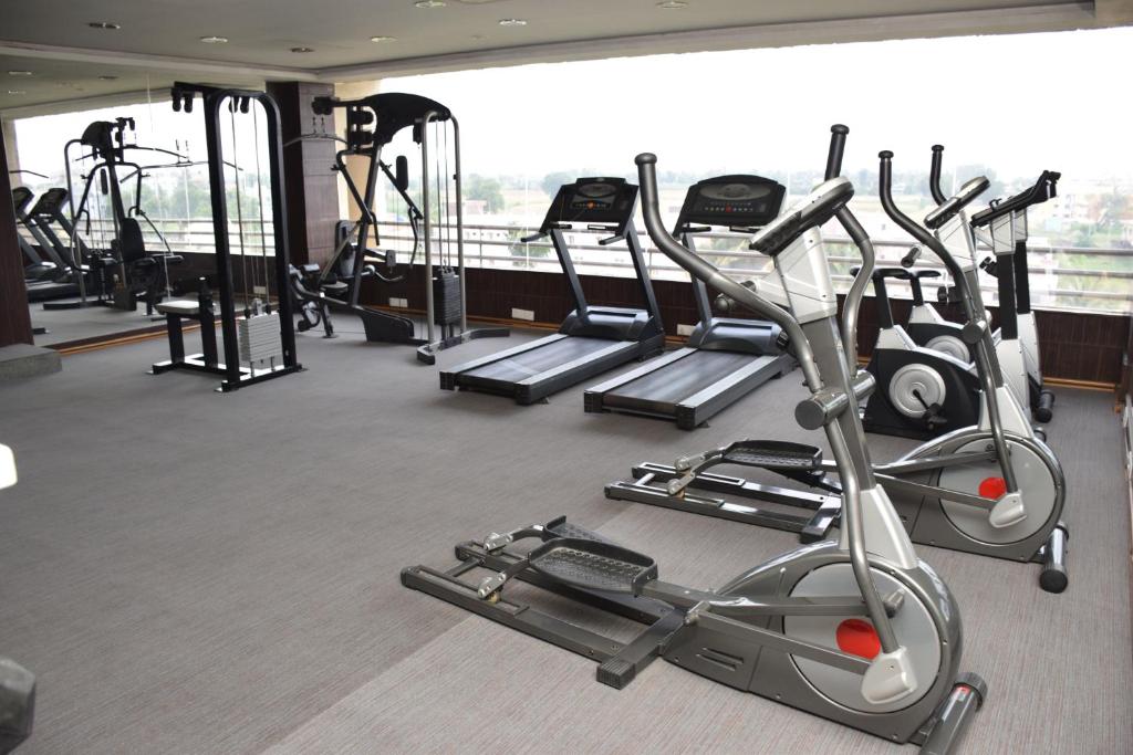 Fitness centrum a/nebo fitness zařízení v ubytování St Laurn The Spiritual Resort