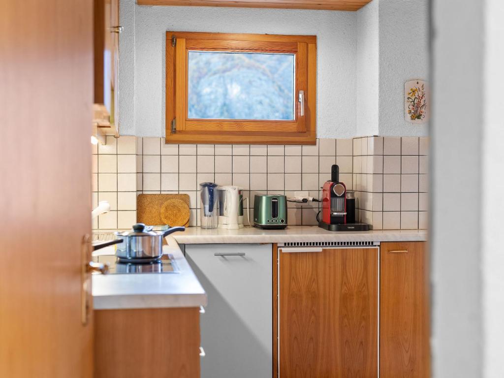 Η κουζίνα ή μικρή κουζίνα στο Apartment Heimine by Interhome