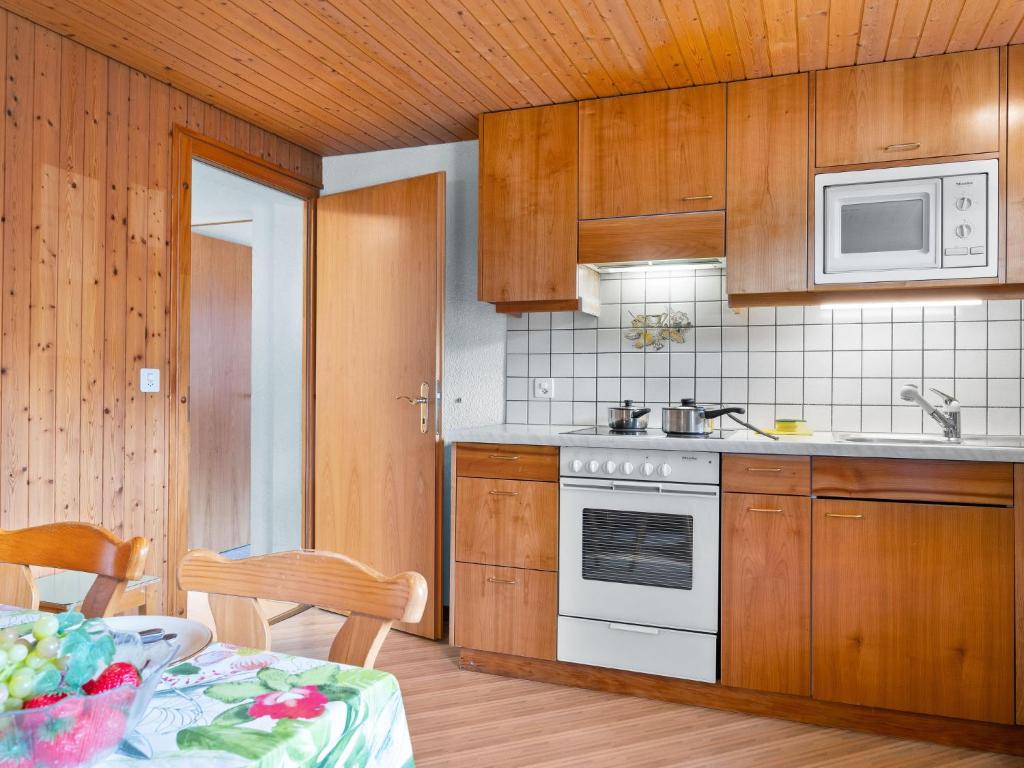 Η κουζίνα ή μικρή κουζίνα στο Apartment Heimine by Interhome
