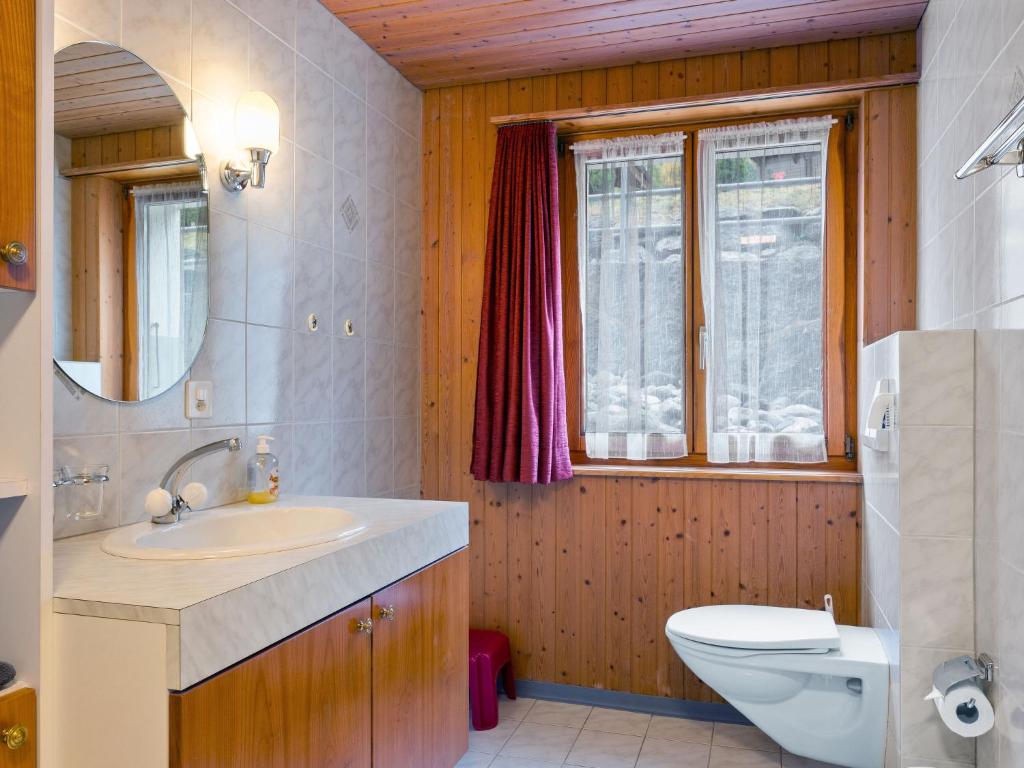 Ένα μπάνιο στο Apartment Heimine by Interhome