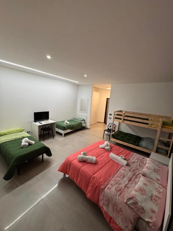 Le Camere dell’Emiro - Family Room With Private Bathroom