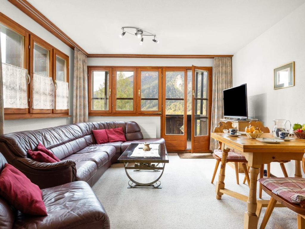 TV a/nebo společenská místnost v ubytování Apartment Aragon M88 by Interhome