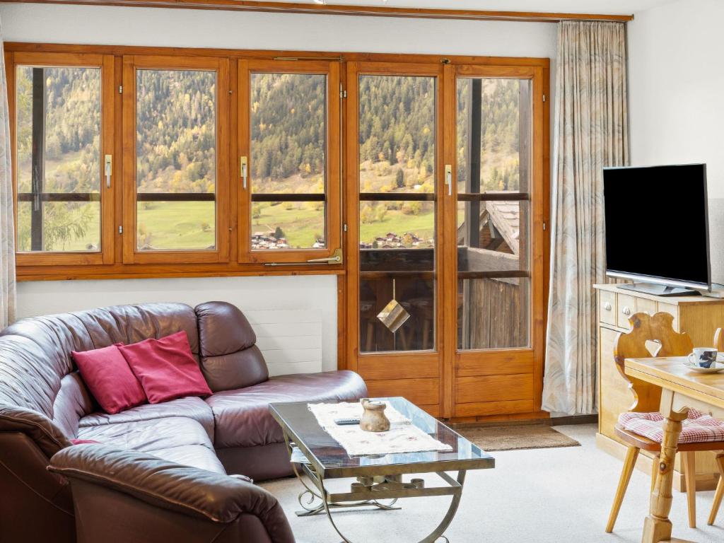 TV a/nebo společenská místnost v ubytování Apartment Aragon M88 by Interhome