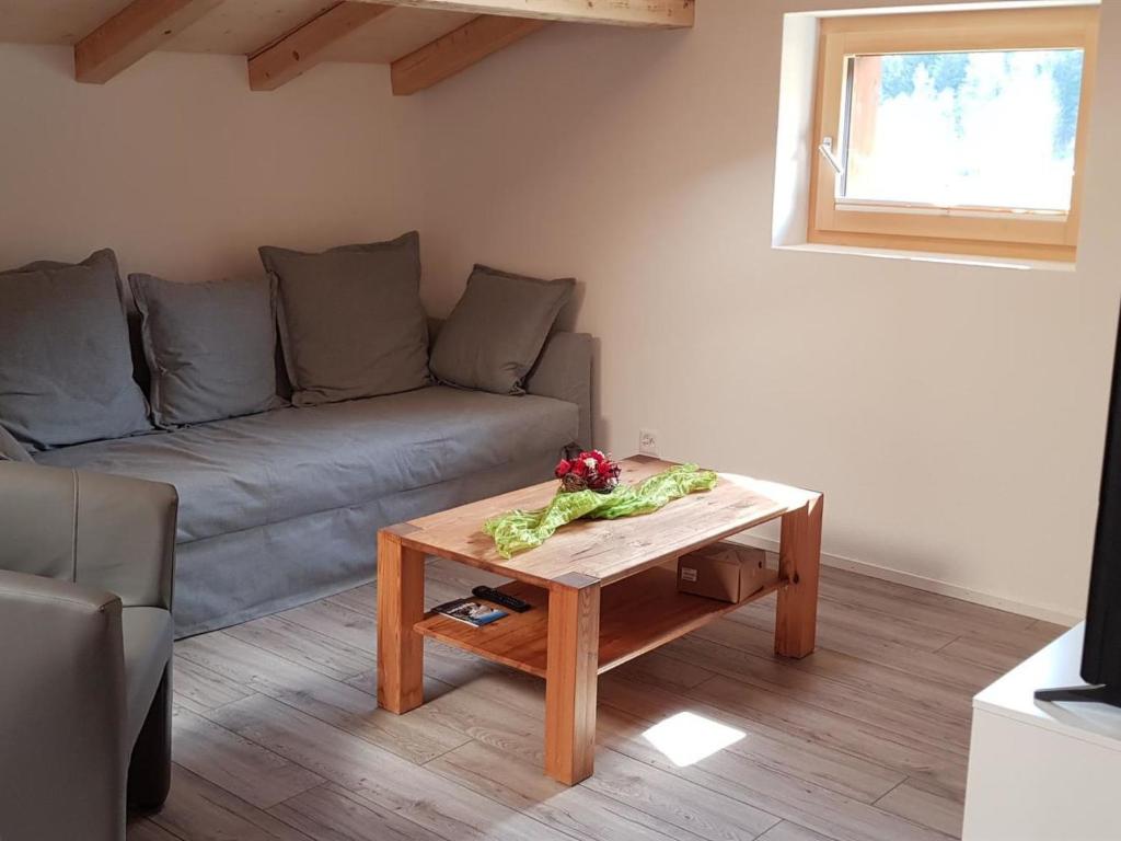 Posezení v ubytování Apartment Lischa 3- OG Süd by Interhome