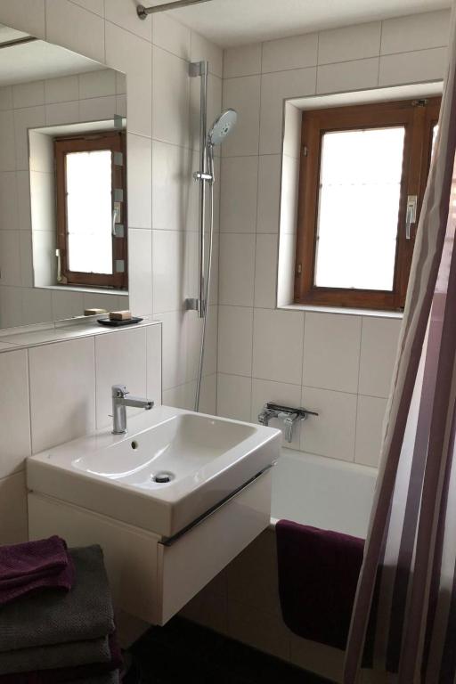Koupelna v ubytování Apartment Strubeli by Interhome